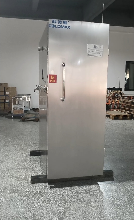 上?？蛻舳ㄖ?0KG熟食真空速冷機出貨！